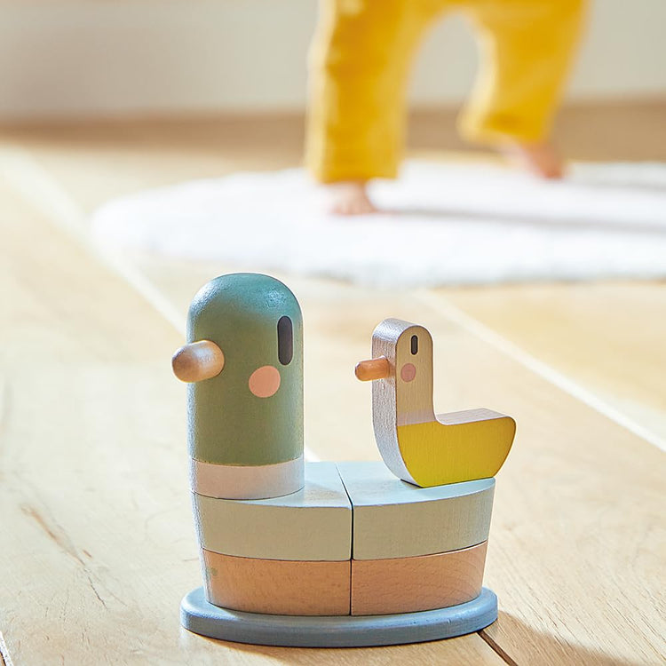 Janod Duck Stacking Toy - 7 Wooden Pieces on Flexible Poles