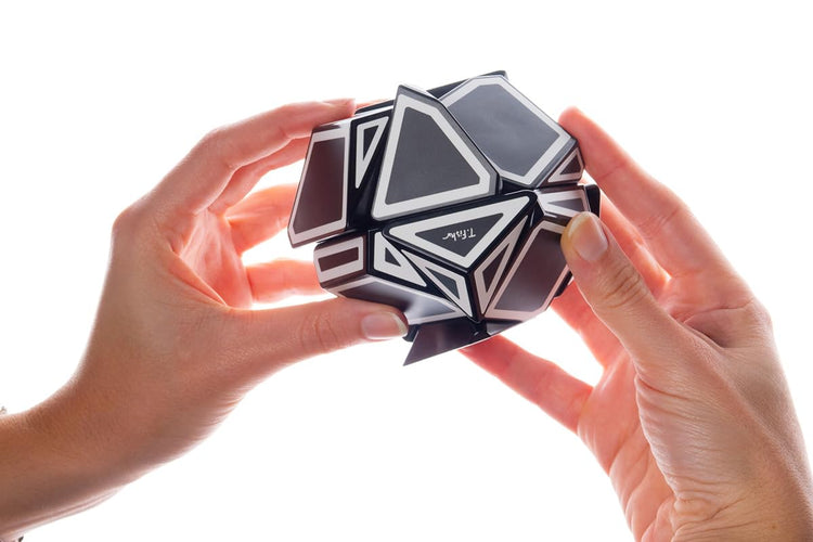 Meffert's Ghost Xtreme - Advanced Shape-Shifting Challenge