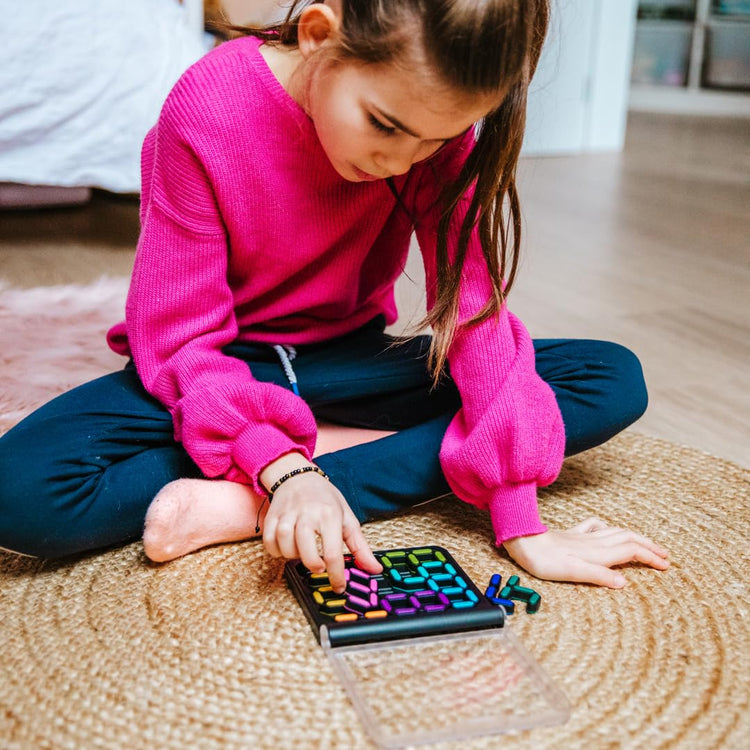 SmartGames IQ Digits - 120 Math Puzzles in a Travel Case