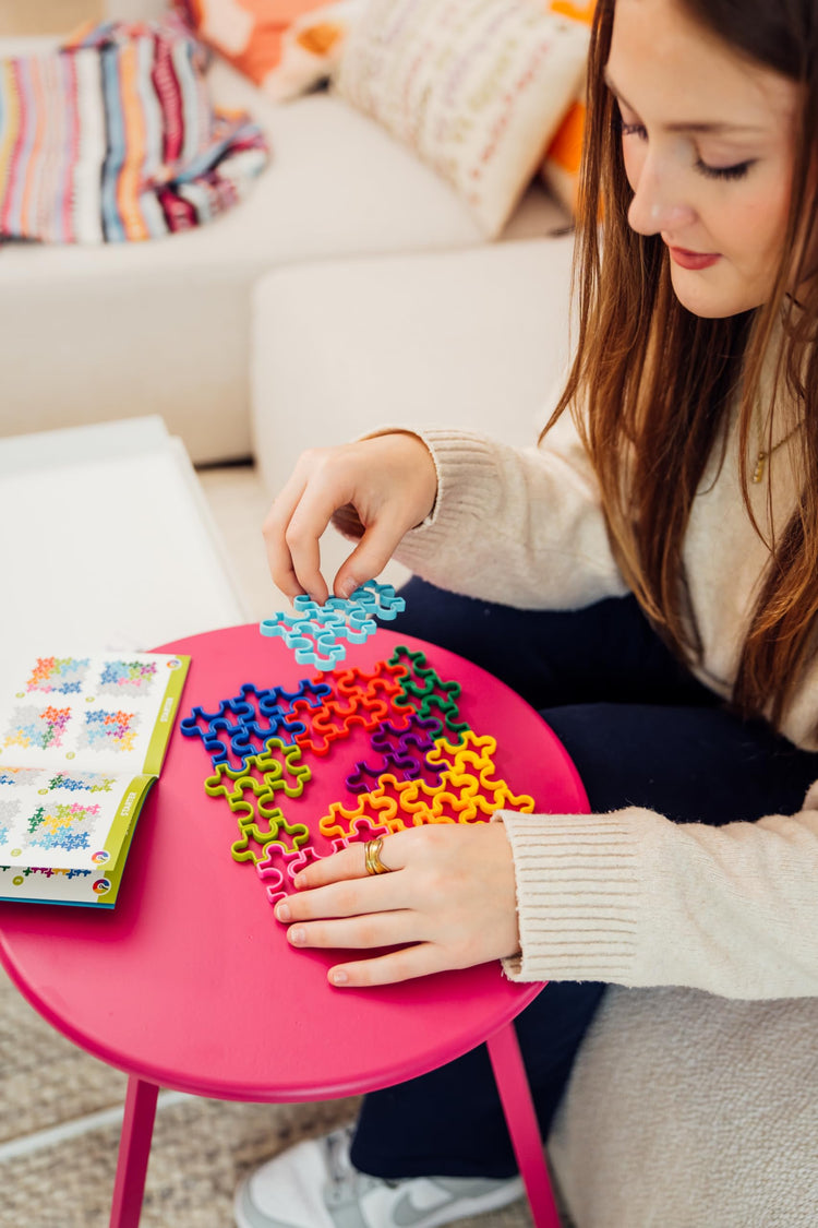 SmartGames IQ Jigsaw - 120 STEM Logic Challenges