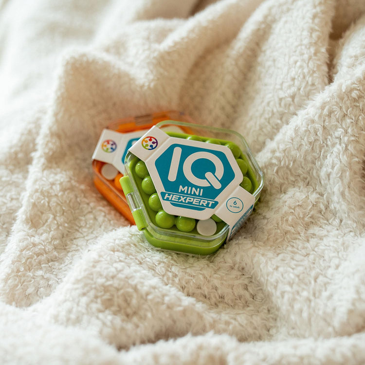 SmartGames IQ Mini Hexpert - Compact Hexagon Logic Puzzle