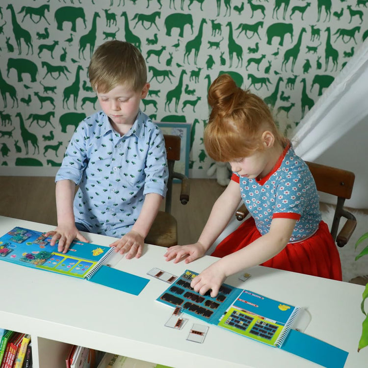 SmartGames Coral Reef - 48 Magnetic Hide & Seek Puzzles