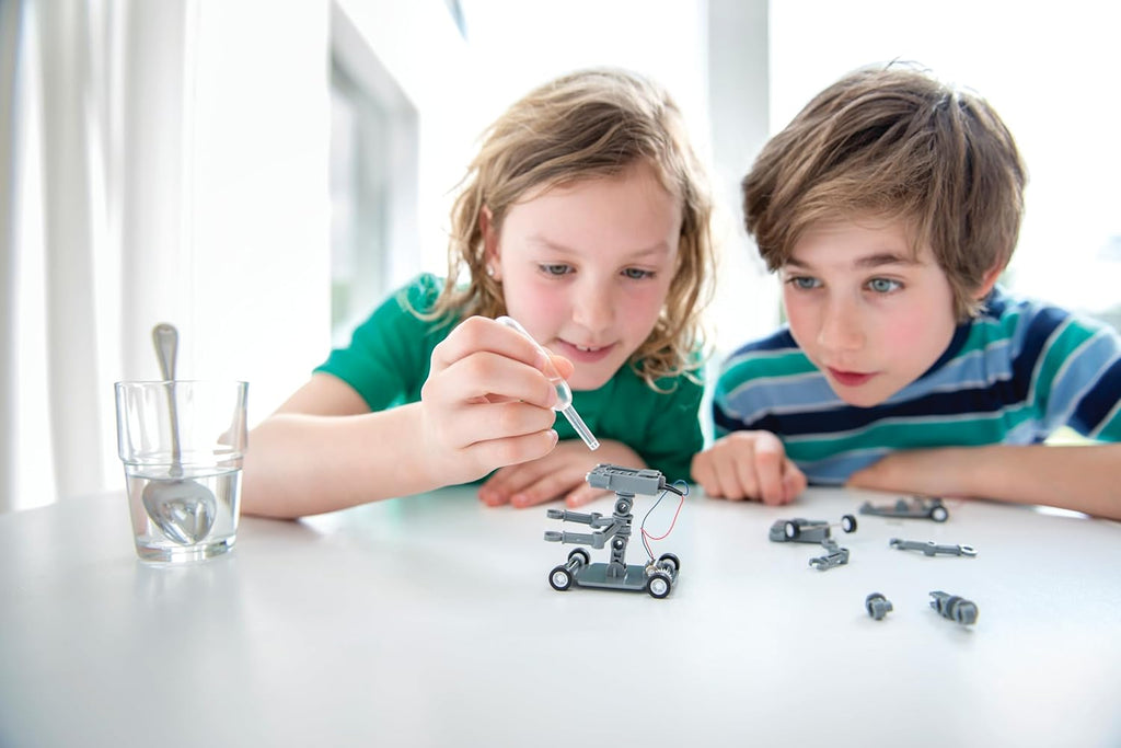 4M Toysmith, Green Science Salt Water Powered Robot Kit