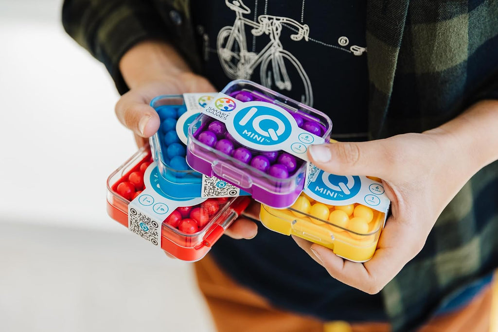 SmartGames IQ Mini - Pocket Puzzle with Custom Challenges
