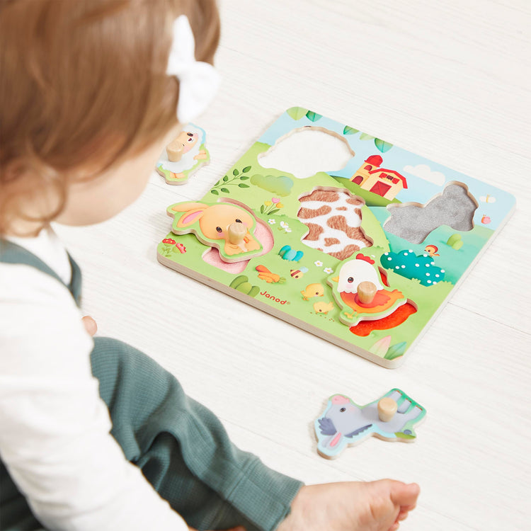 Janod Tactile Farm Puzzle - 5 Textured Wooden Animal Pieces