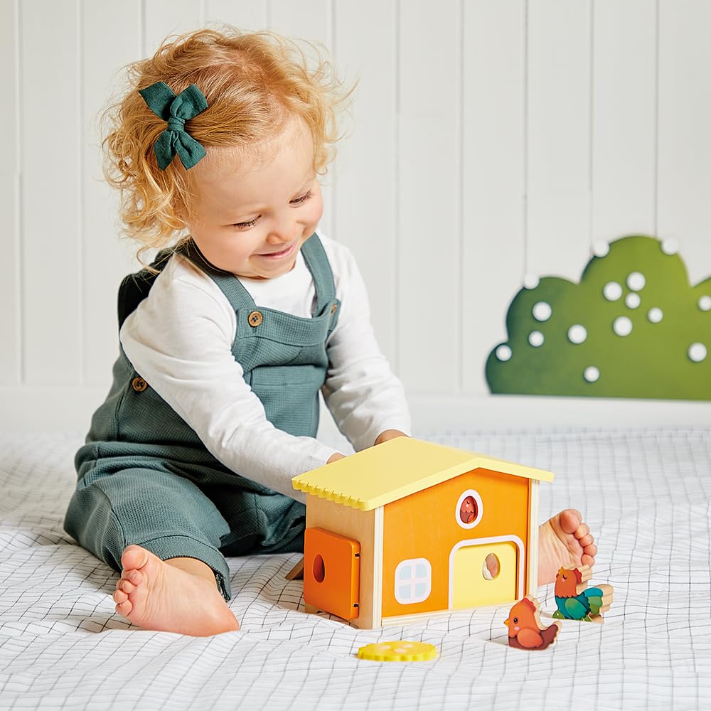 Janod My First Hen House - 8-Piece Wooden Farmhouse Playset