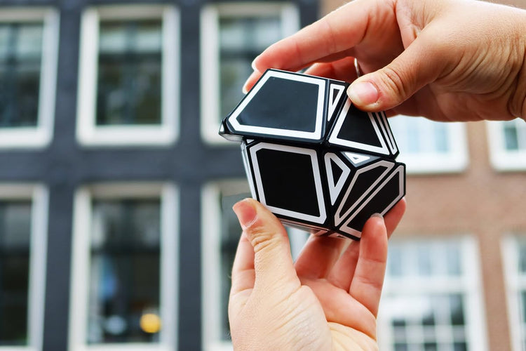 Meffert's Ghost Xtreme - Advanced Shape-Shifting Challenge