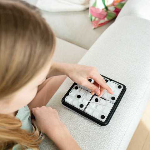 SmartGames Dice Deduction - Match Dice Sums in 60 Puzzles