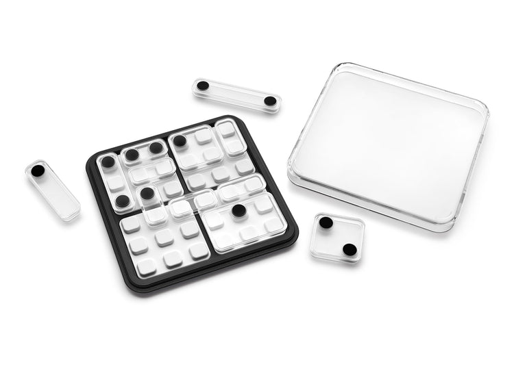 SmartGames Dice Deduction - Match Dice Sums in 60 Puzzles