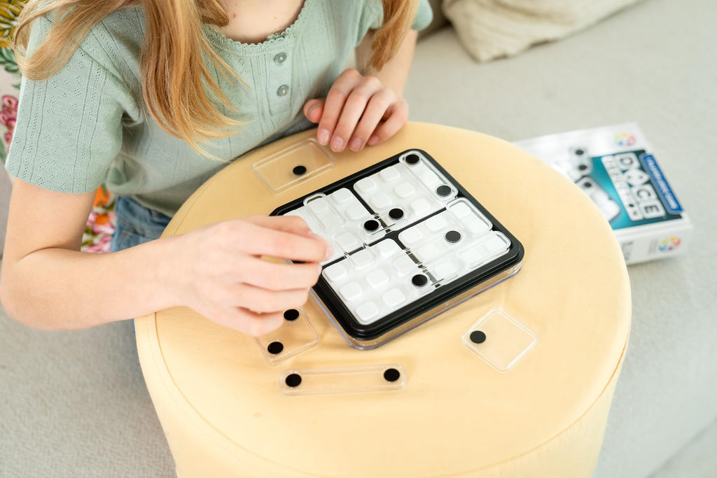 SmartGames Dice Deduction - Match Dice Sums in 60 Puzzles