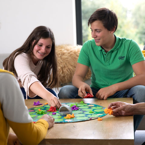SmartGames Froggit - Race Frog Families Across the Pond
