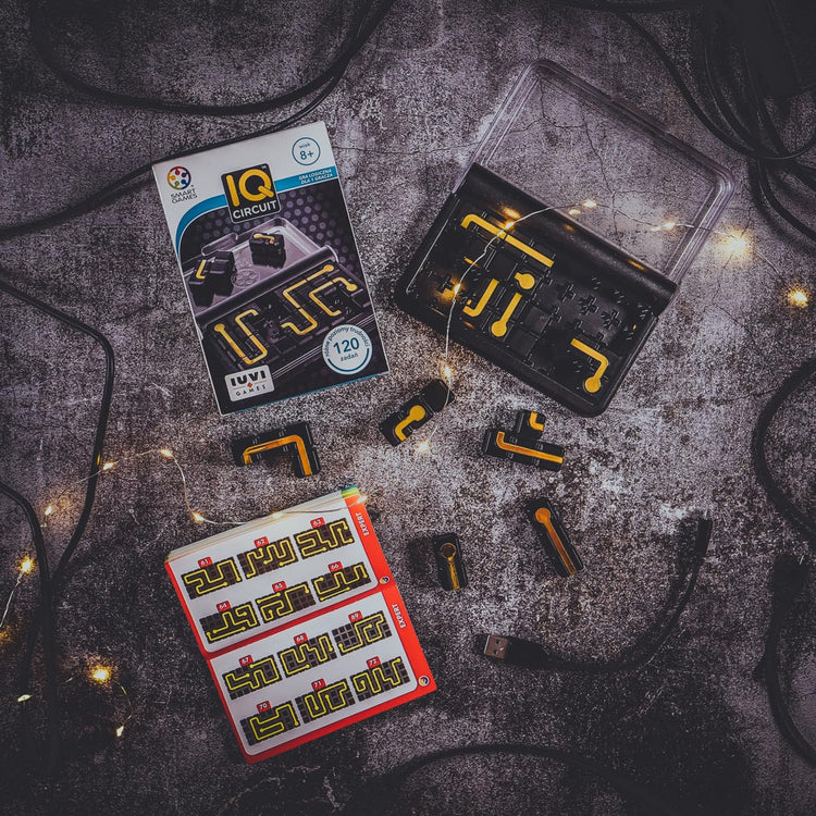 SmartGames IQ Circuit - Connect Circuits in 120 Challenges