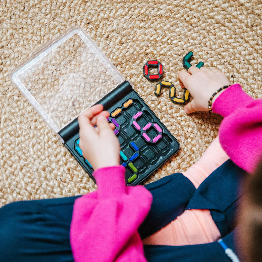 SmartGames IQ Digits - 120 Math Puzzles in a Travel Case