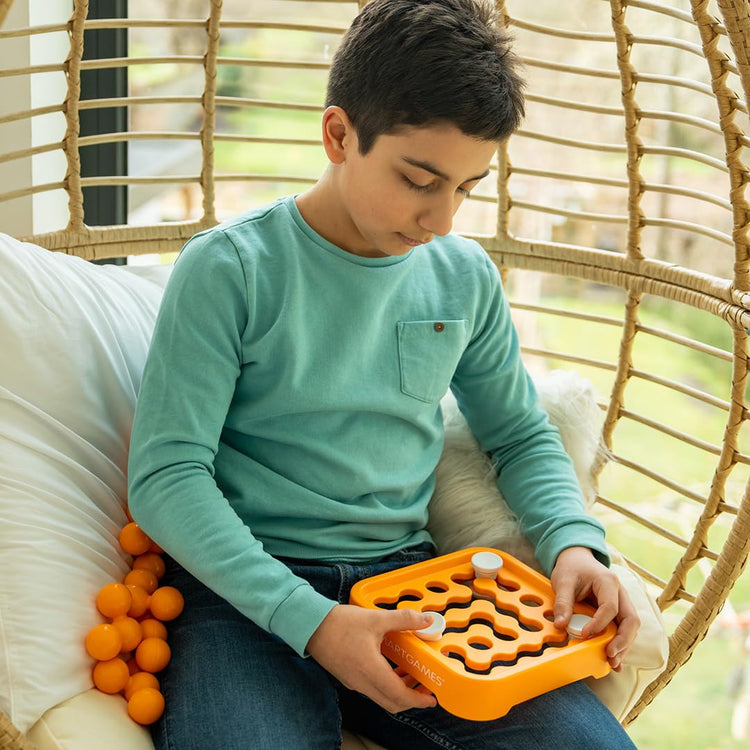 SmartGames IQ Mini XXL - 80 Giant Logic Challenges