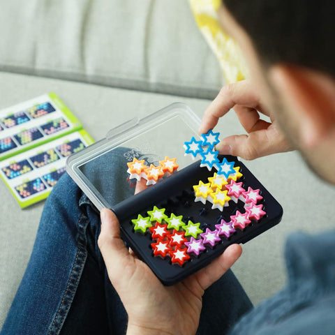 SmartGames IQ Stars - 120 Challenges in Travel-Friendly Case