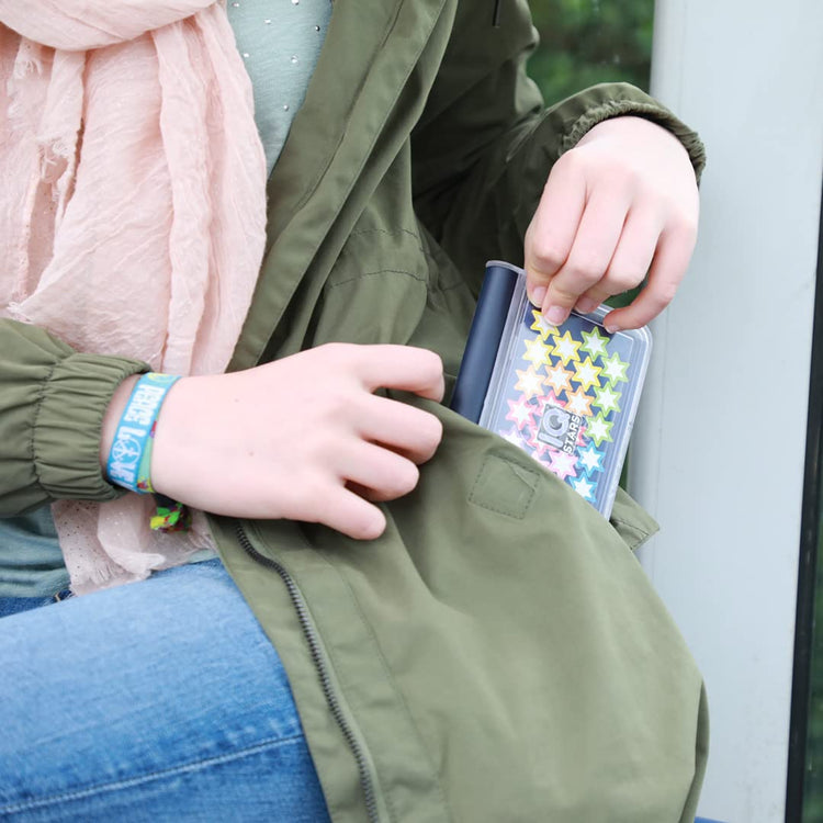 SmartGames IQ Stars - 120 Challenges in Travel-Friendly Case