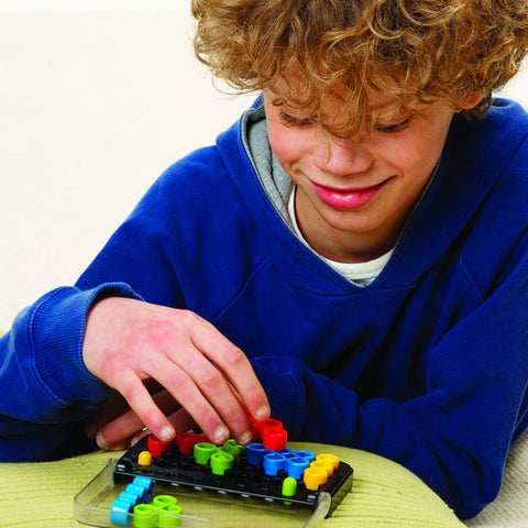 SmartGames IQ Twist - 120-Challenge Travel Brain Teaser