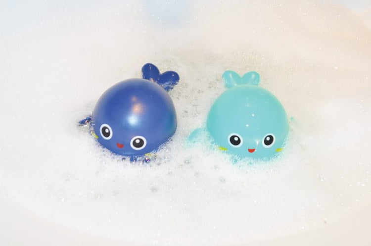 Wind Up Whales - Swimming Bath Fun by Buddy & Barney